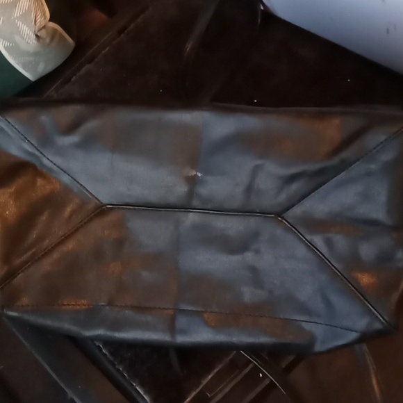 Aldo Black spacious faux leather like  satchel, smartbag,  handbag purse. - Picture 8 of 9